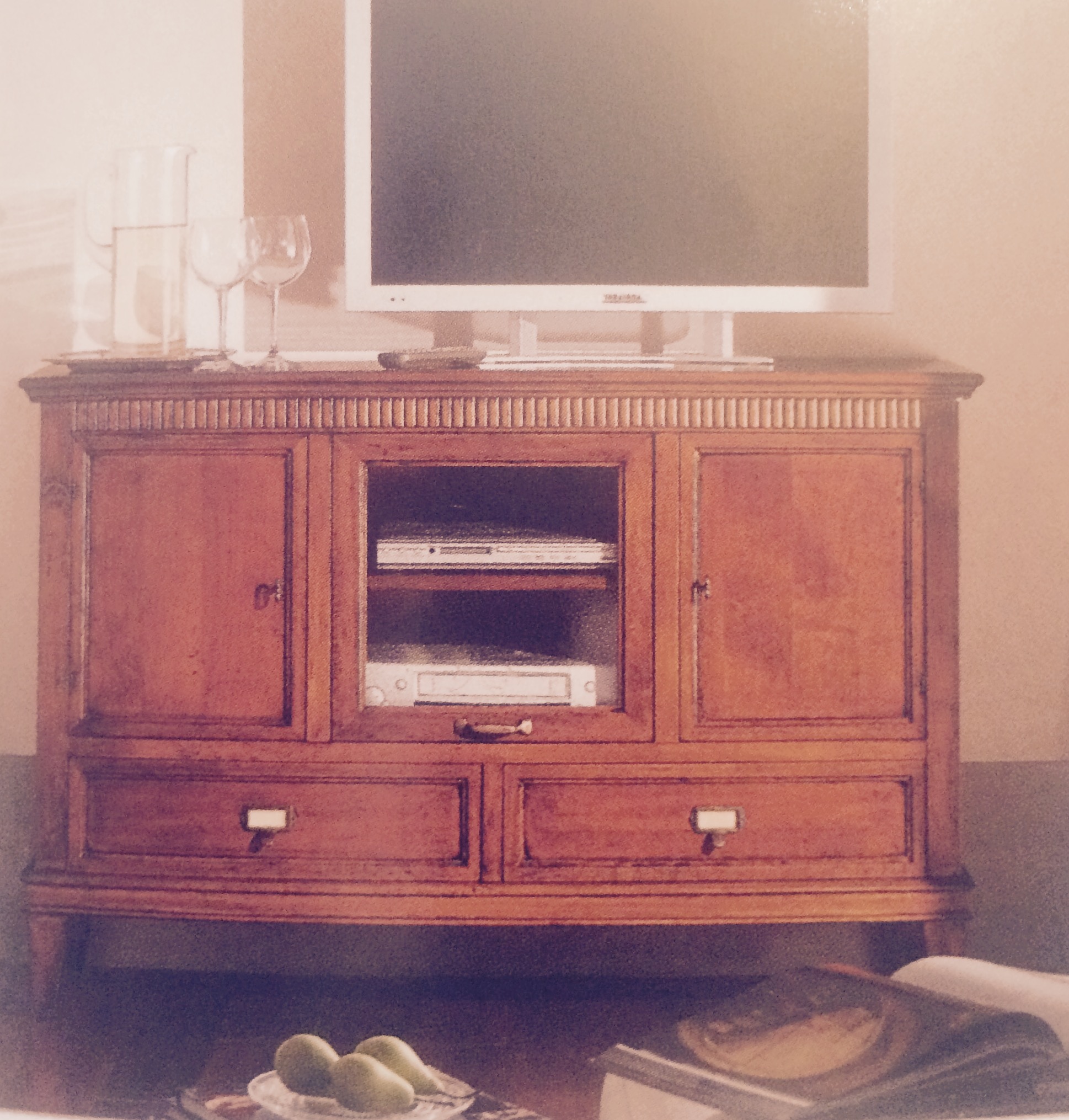 23.05/L TV-TABLE SIDEBOARDS WITH TWO DOORS AND TWO DRAWERS